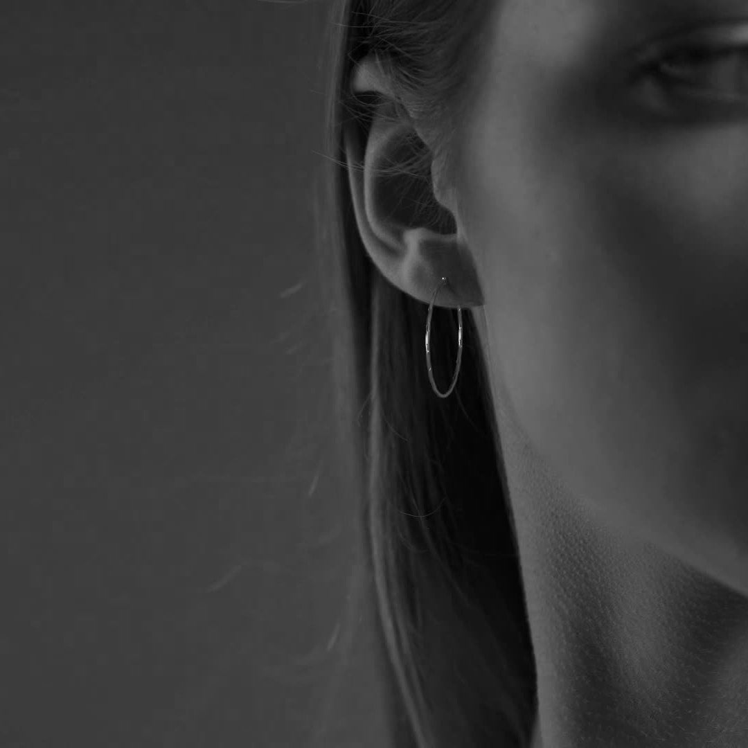 Arete De Plata 925 Extra Ligero Para Mujer Con Diamantado Cordon Blue