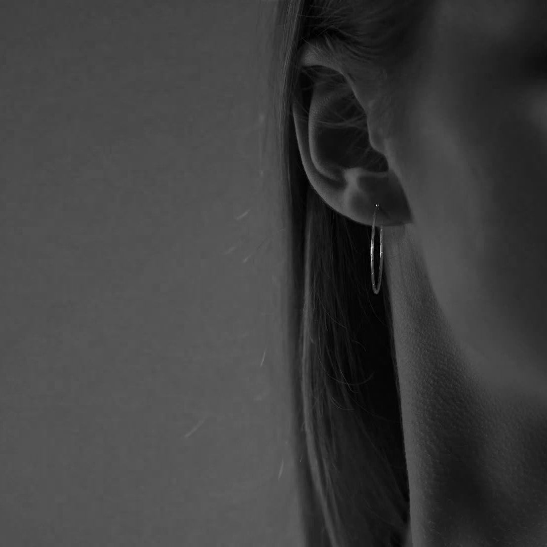 Arete De Plata 925 Extra Ligero Para Mujer Con Diamantado Cordon Blue