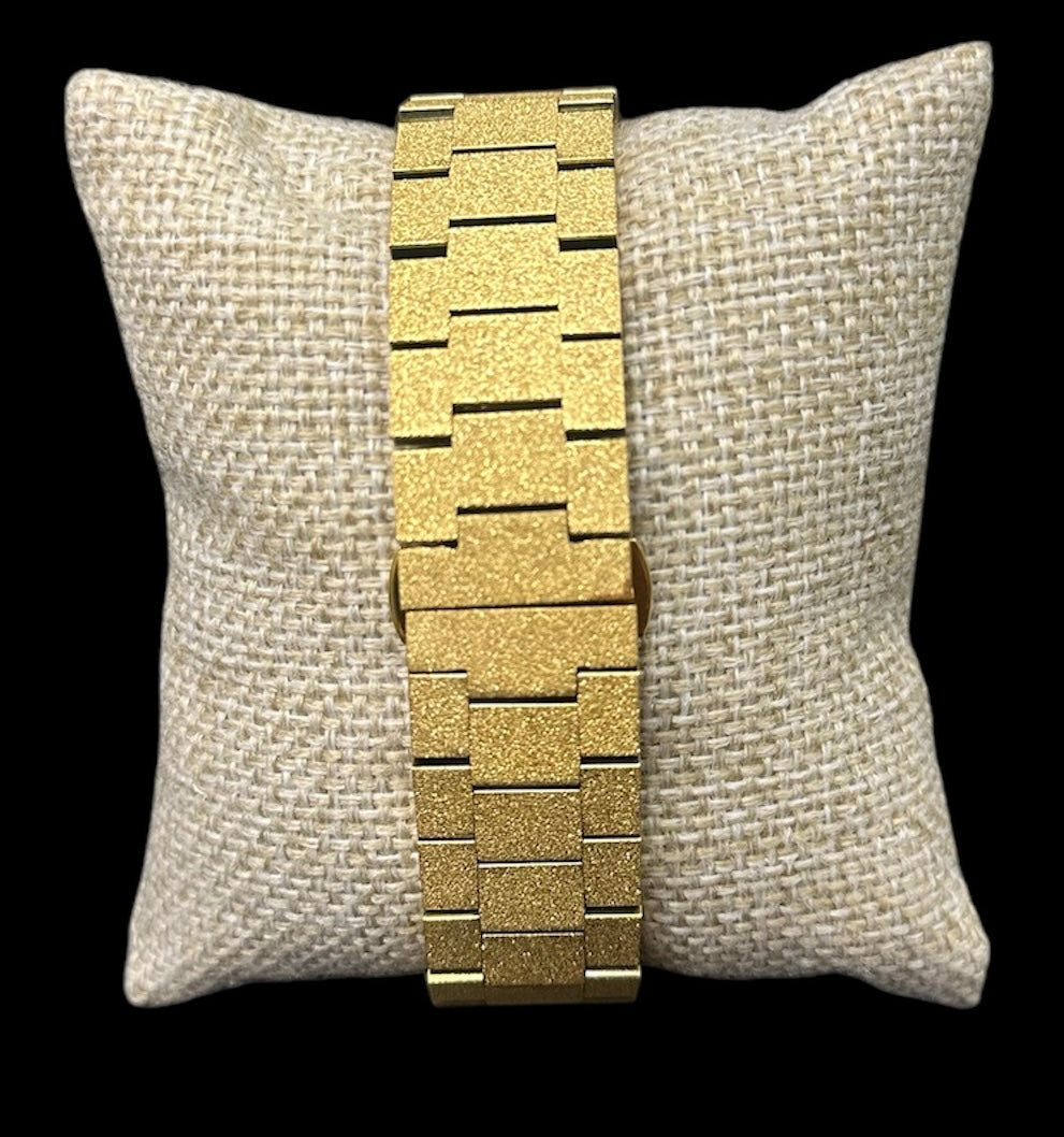 Reloj Zirconias Pesado Dorado