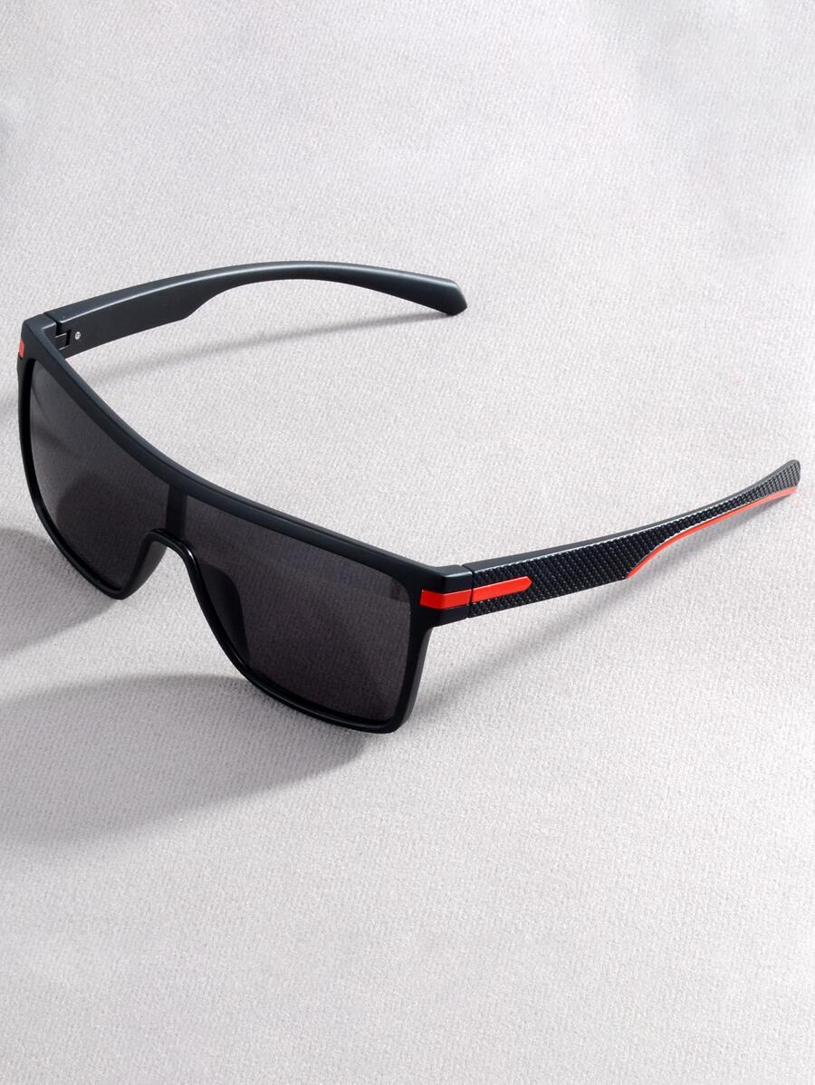gafas de moda con marco envolvente gris