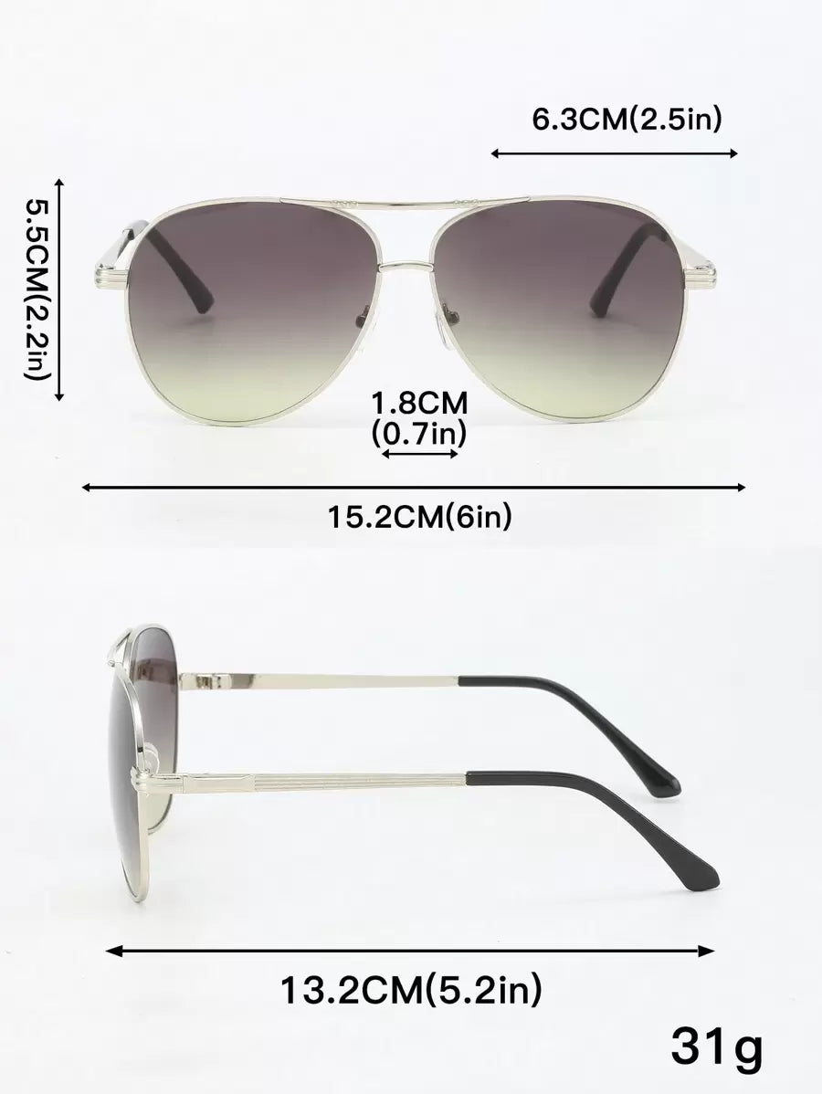 gafas de mujer con montura metálica ovalada y doble puente en estilo retro