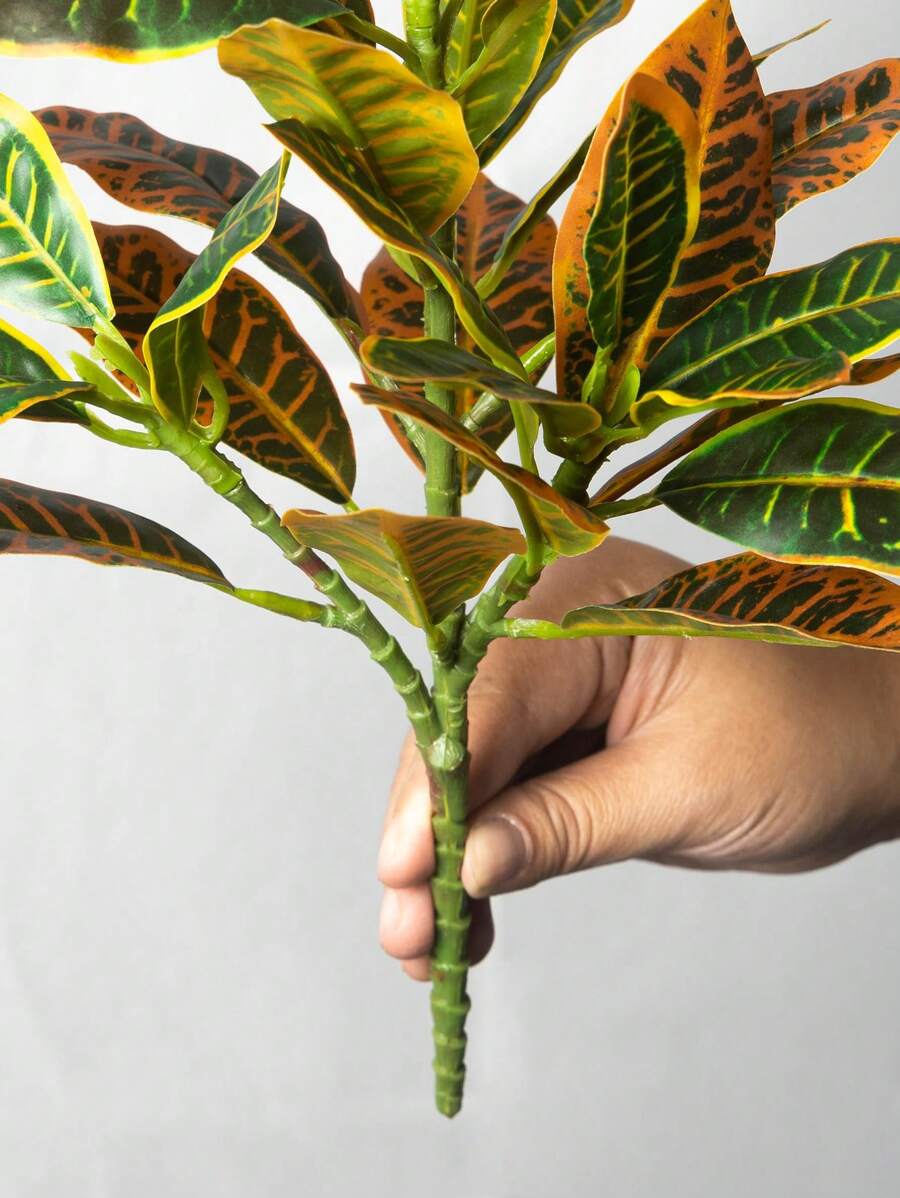 Árbol artificial de Ficus con hojas que cambian de color