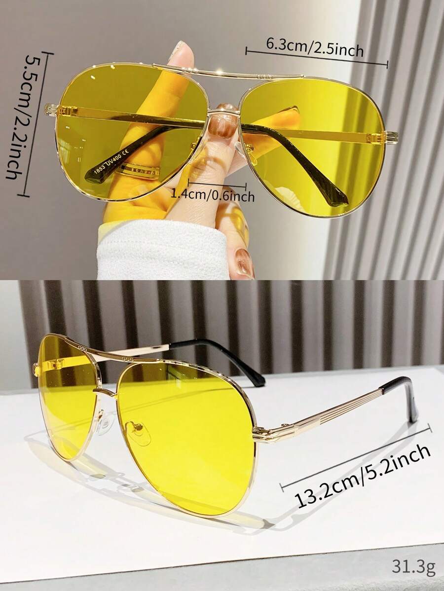 gafas de mujer con montura metálica ovalada y doble puente en estilo retro