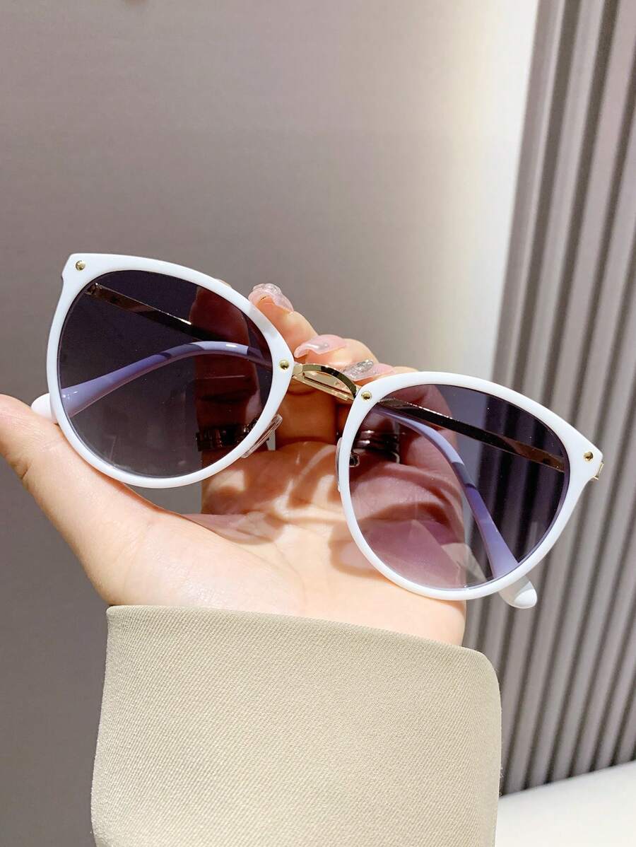 Gafas de sol con montura redonda elegantes