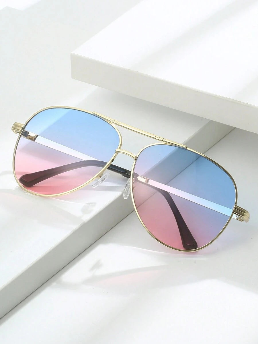 gafas de mujer con montura metálica ovalada y doble puente en estilo retro