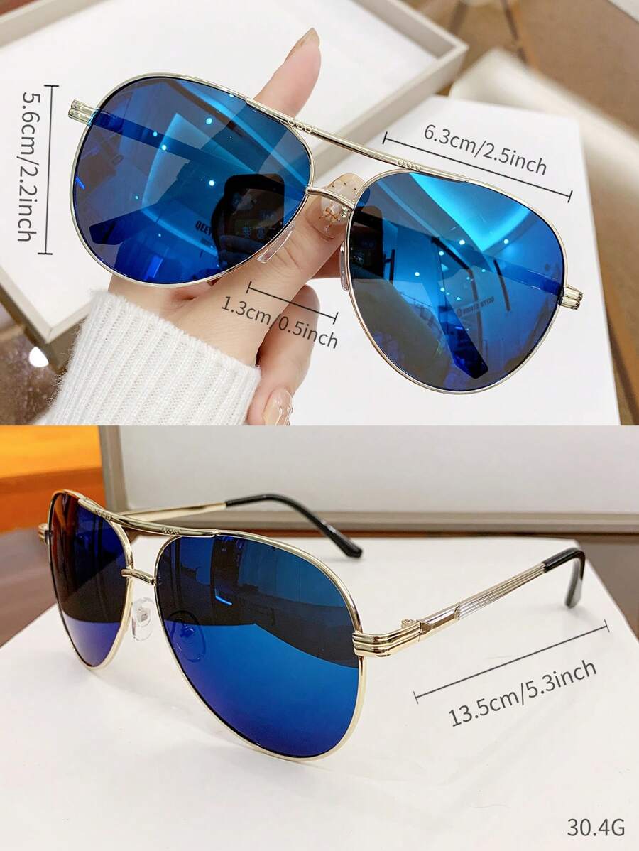 gafas de mujer con montura metálica ovalada y doble puente en estilo retro