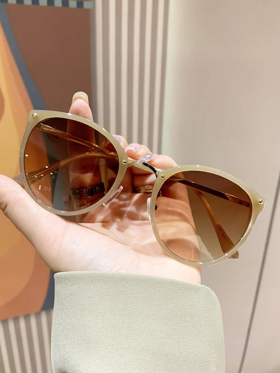 Gafas de sol con montura redonda elegantes