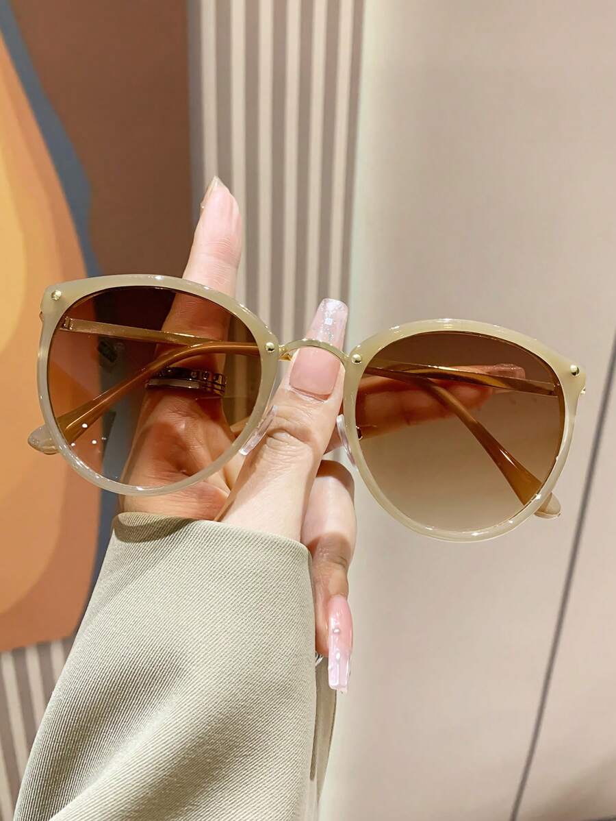Gafas de sol con montura redonda elegantes