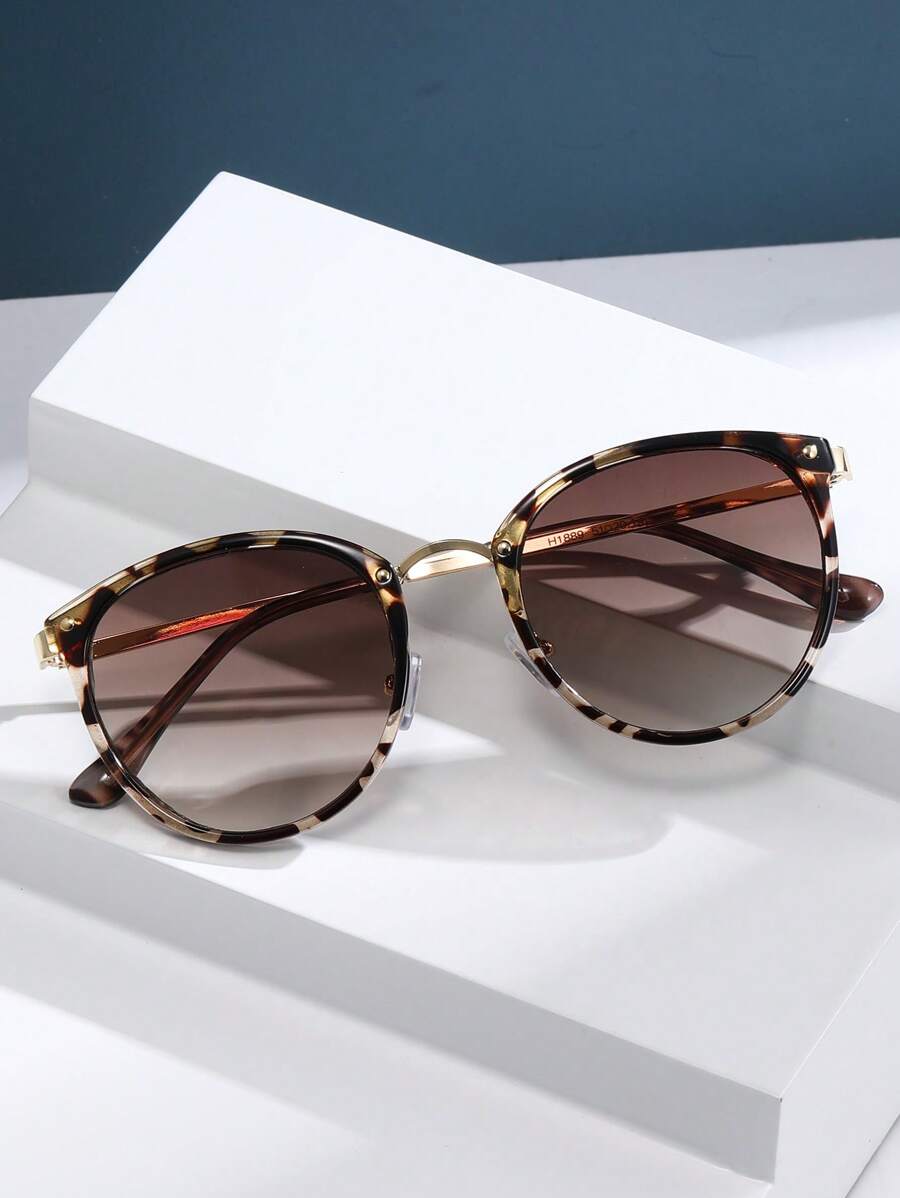 Gafas de sol con montura redonda elegantes
