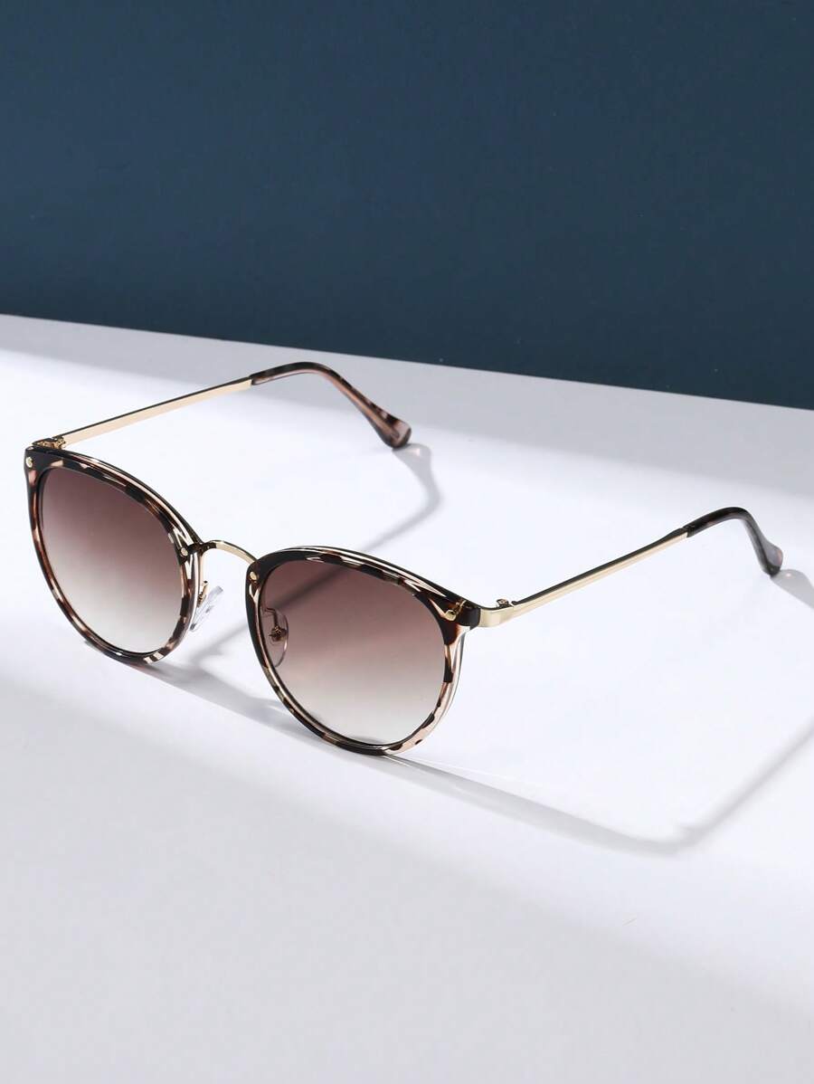Gafas de sol con montura redonda elegantes