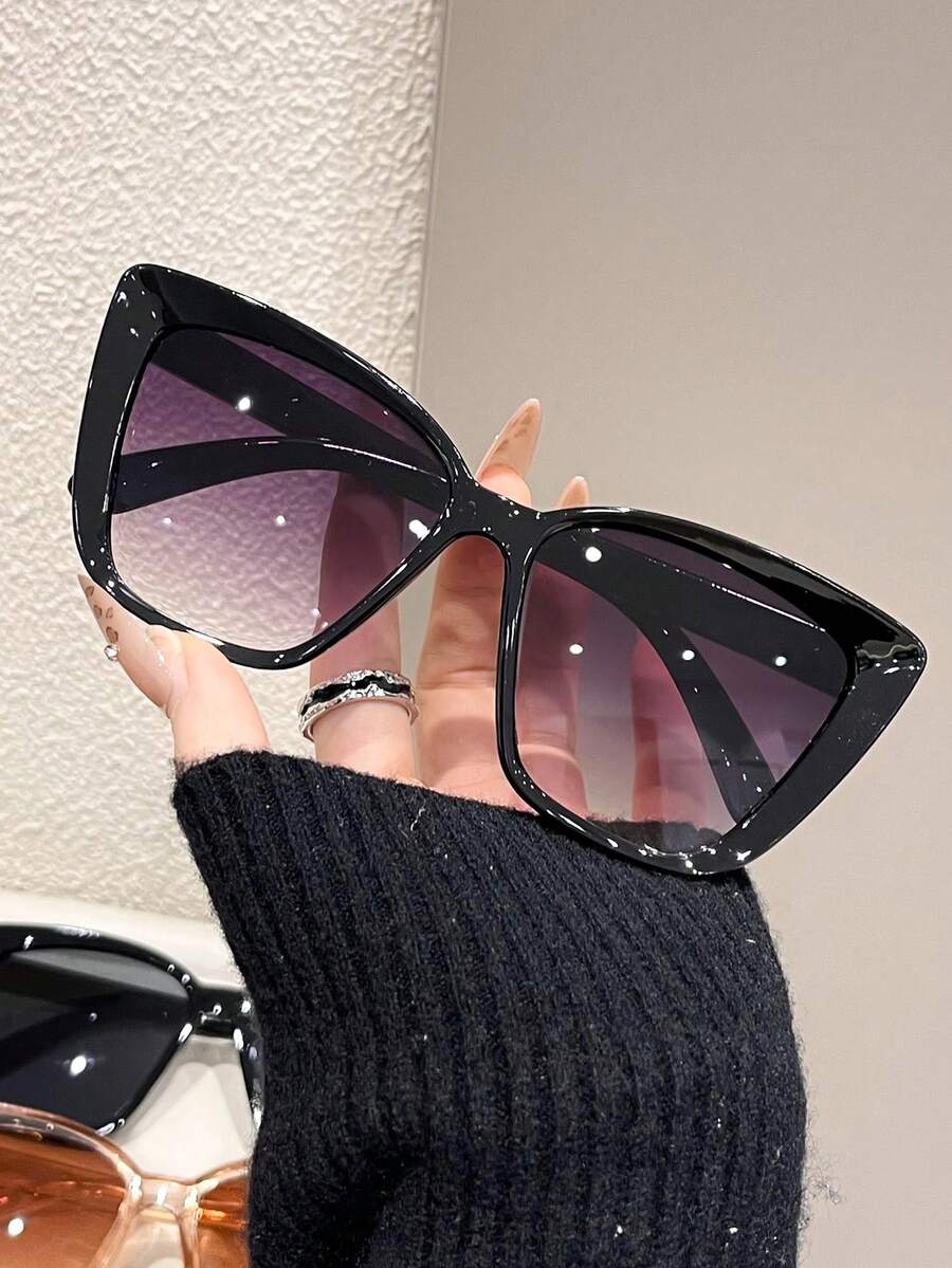 gafas de mujer con montura en forma de ojo de gato