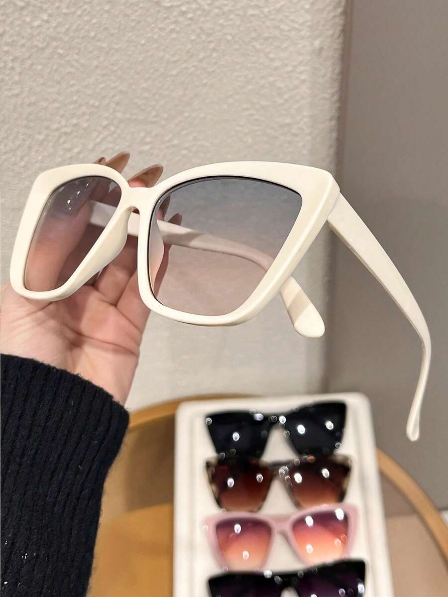 gafas de mujer con montura en forma de ojo de gato