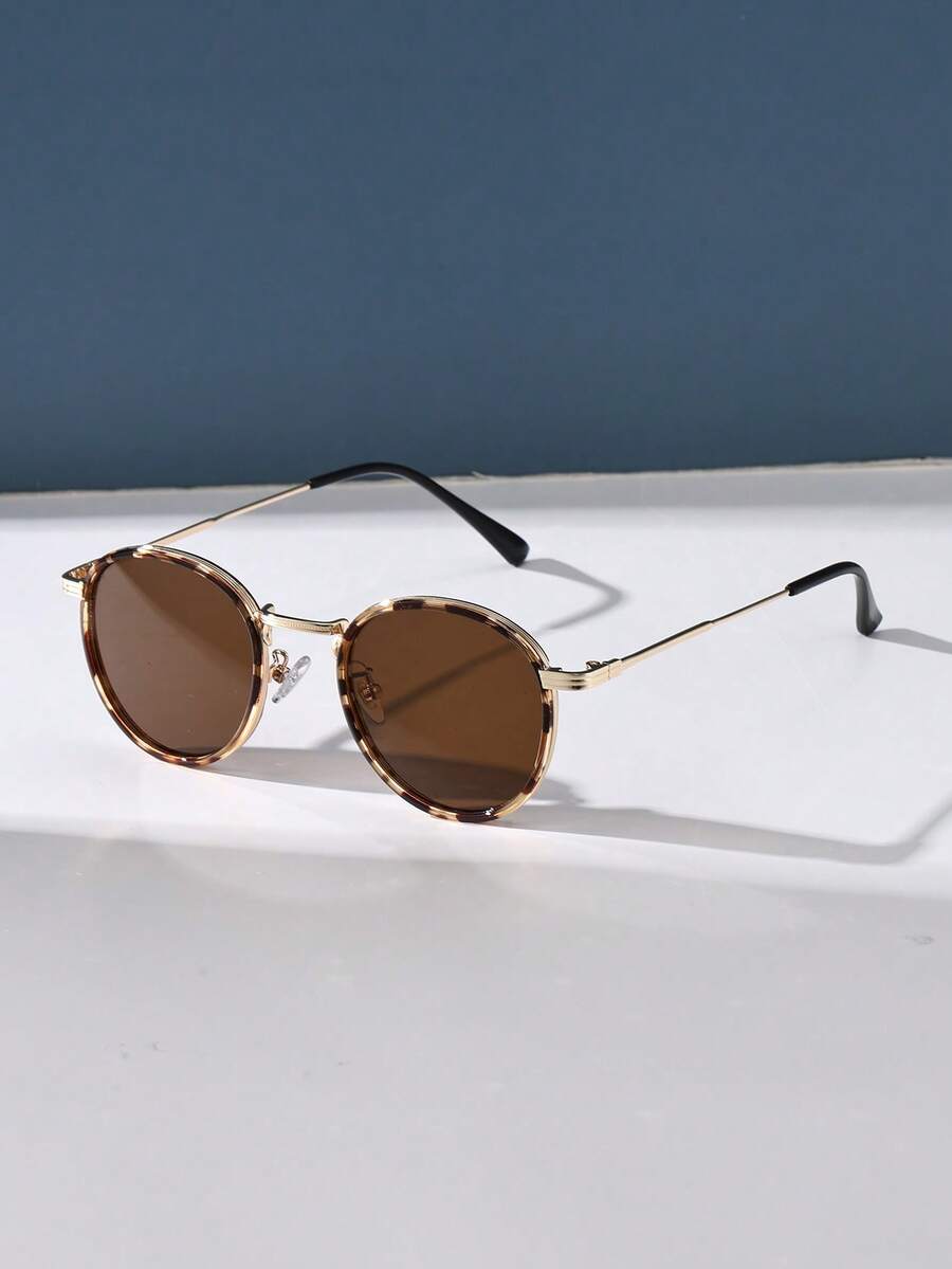 Gafas de sol con montura redonda elegantes