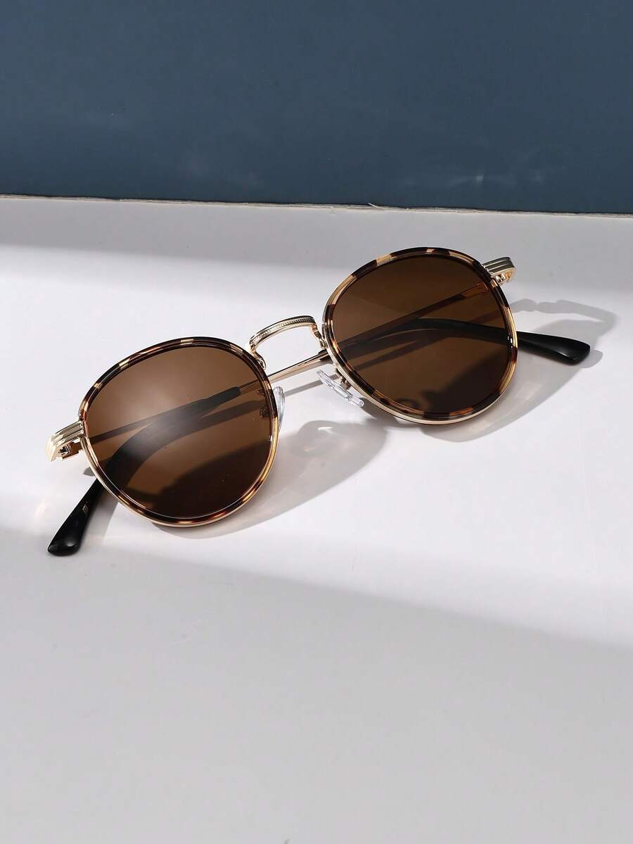 Gafas de sol con montura redonda elegantes
