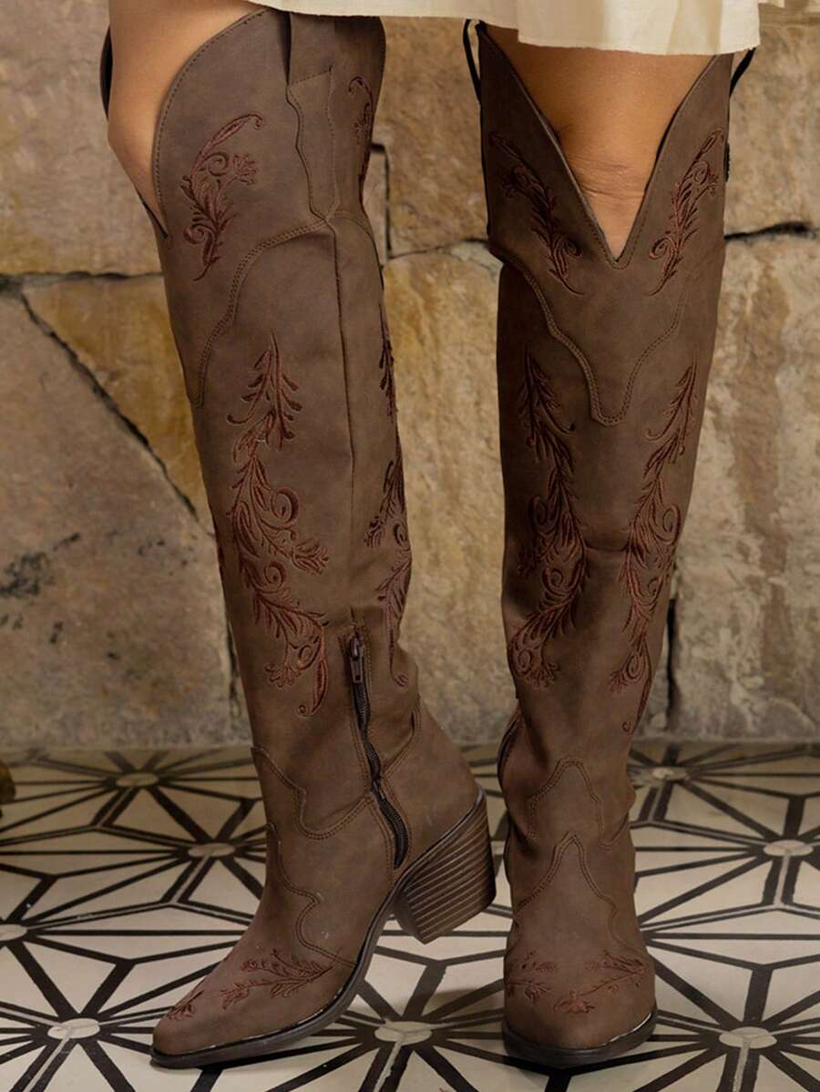 Botas estilo vaquero altas hasta la rodilla