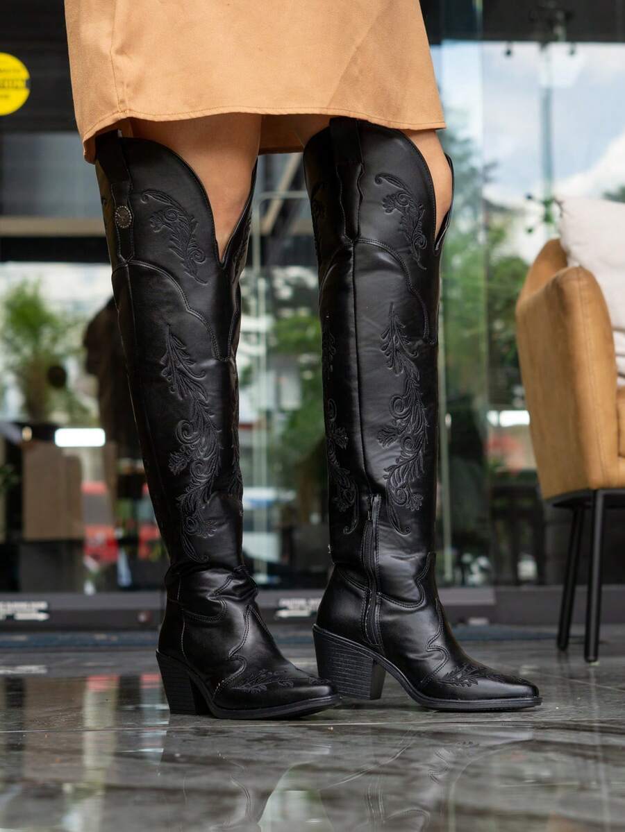 Botas estilo vaquero altas hasta la rodilla