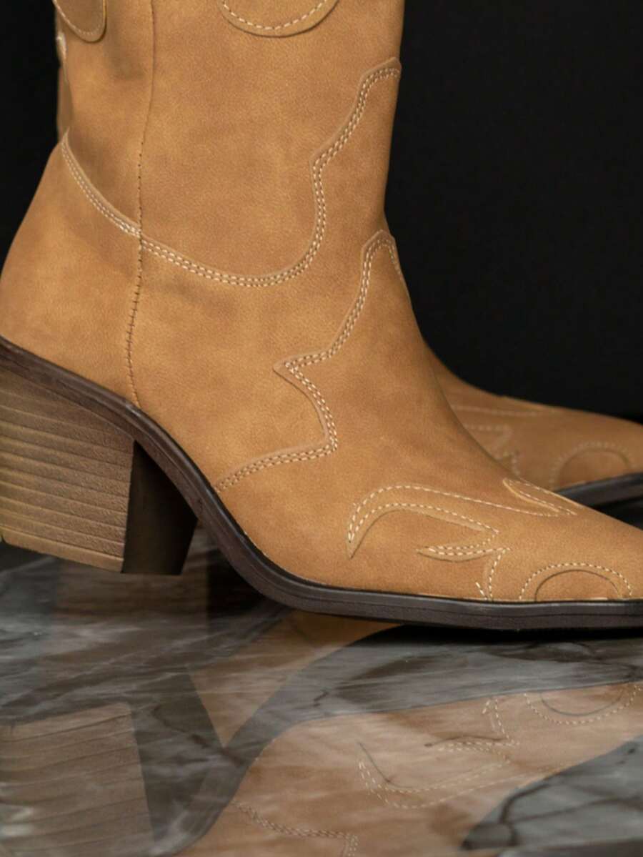 Botas vaqueras vintage con tacón alto y grueso