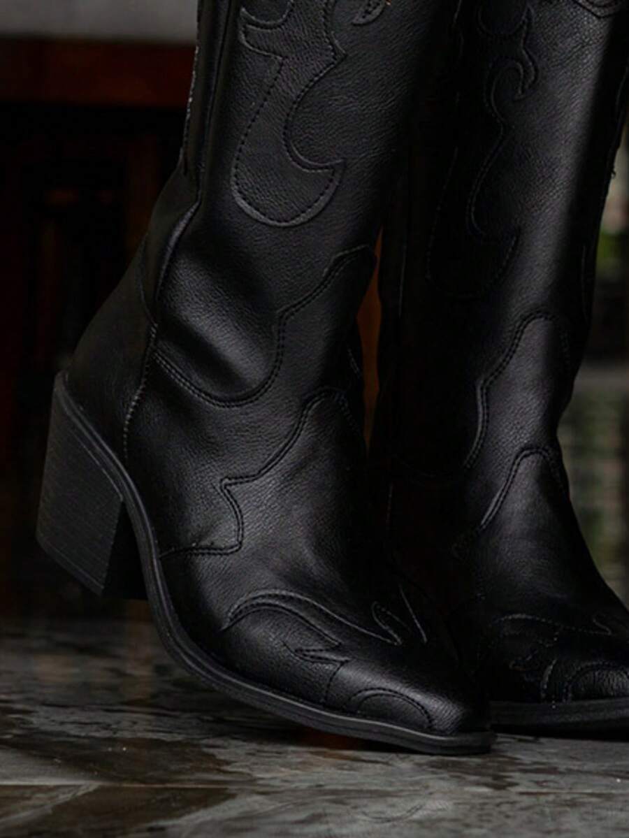 Botas vaqueras vintage con tacón alto y grueso