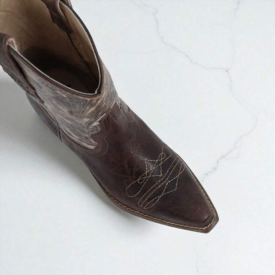 Botines Vaqueros Café Oscuro para Mujer con Bordado Artesanal