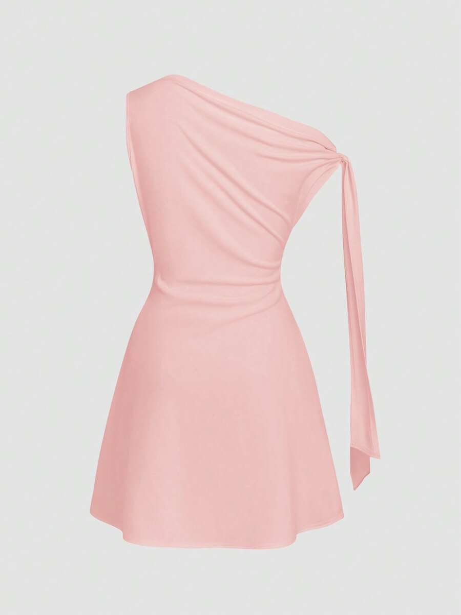 Vestido corto con nudo en la cintura