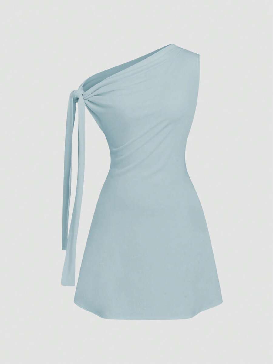 Vestido corto con nudo en la cintura