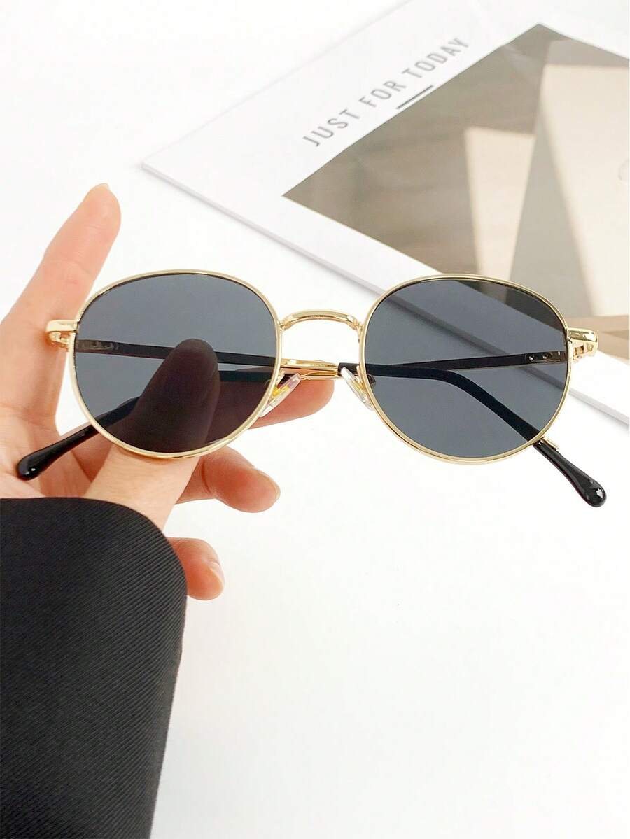 gafas con montura redonda pequeña y retro