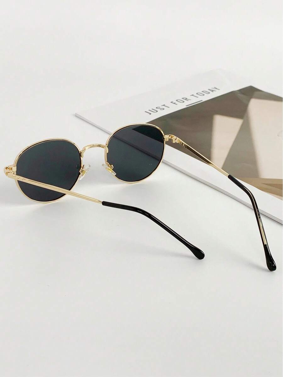 gafas con montura redonda pequeña y retro