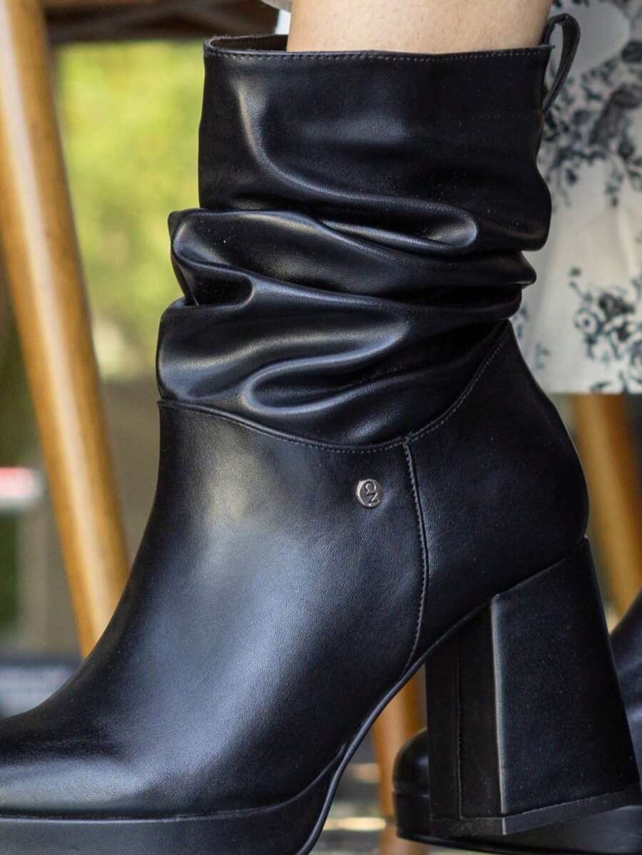 Botines con Plataforma y Tacón