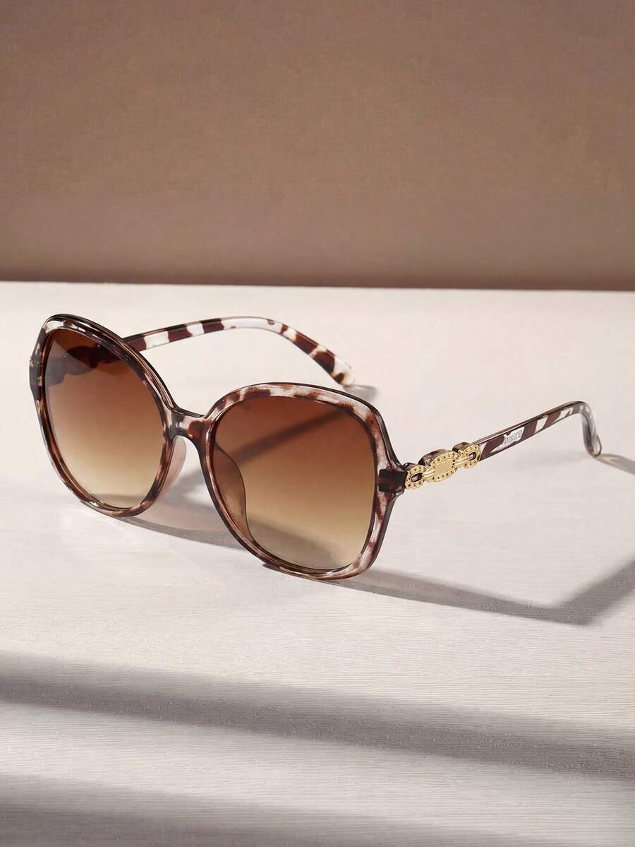 gafas de sol de moda con marco cuadrado