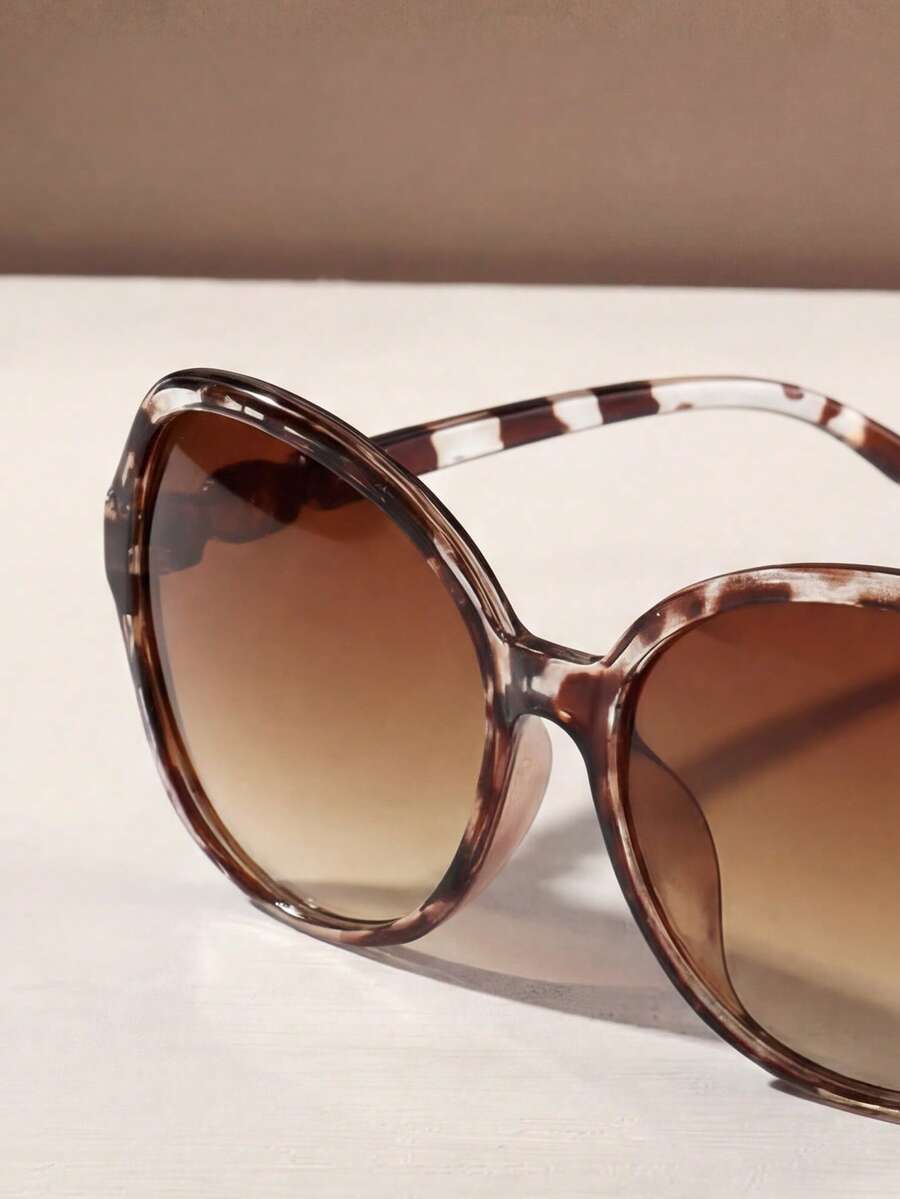 gafas de sol de moda con marco cuadrado