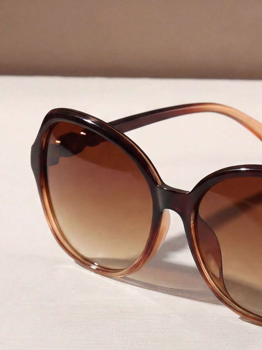 gafas de sol de moda con marco cuadrado