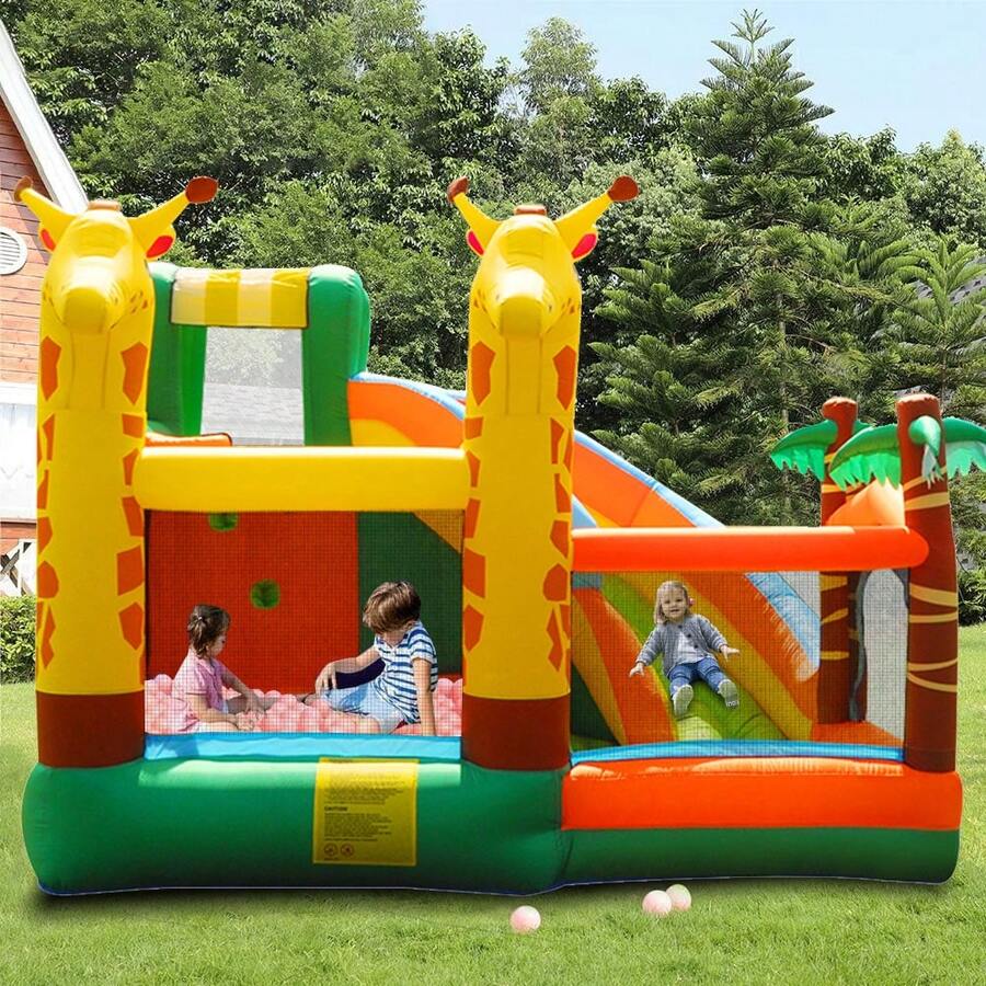 castillo inflable para exteriores con diseño de jirafa