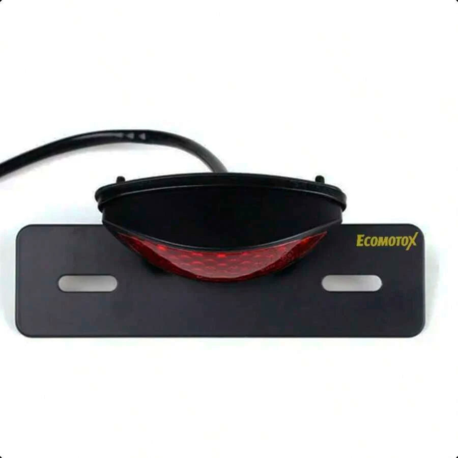 Calavera Negra con Mica Roja Universal Luz Trasera 12V Alto Desempeño