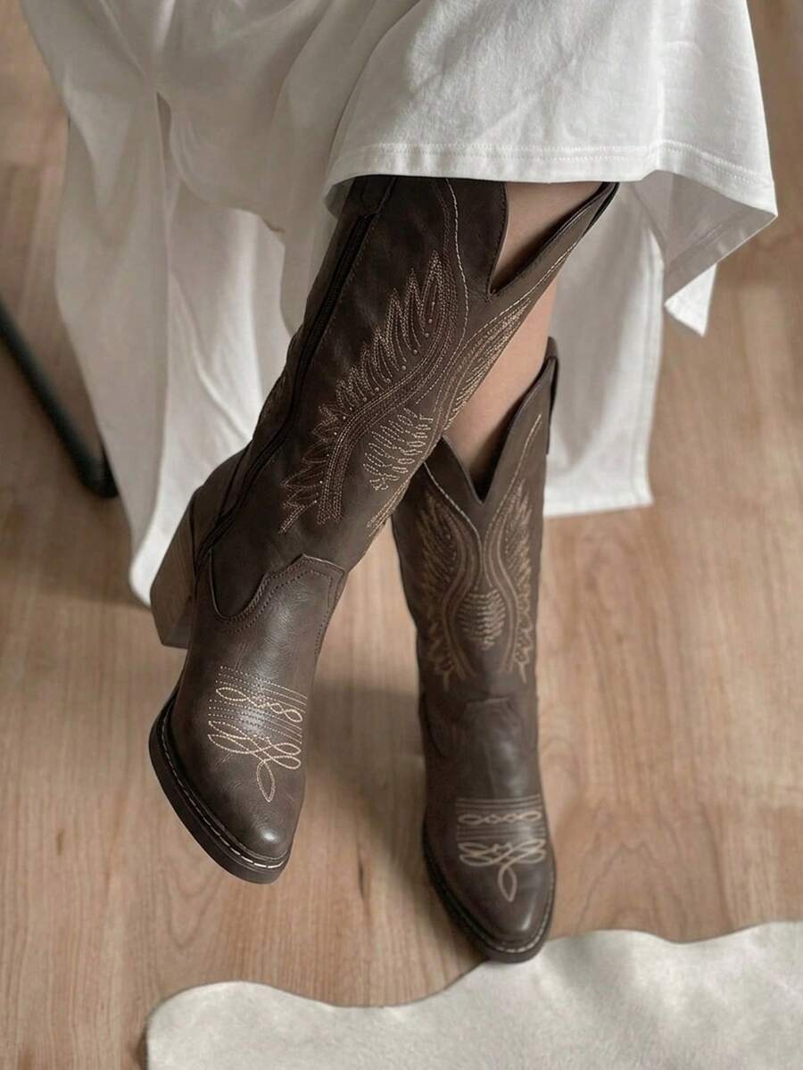 Botas Vaqueras con Bordado y cristales elegantes con plataforma