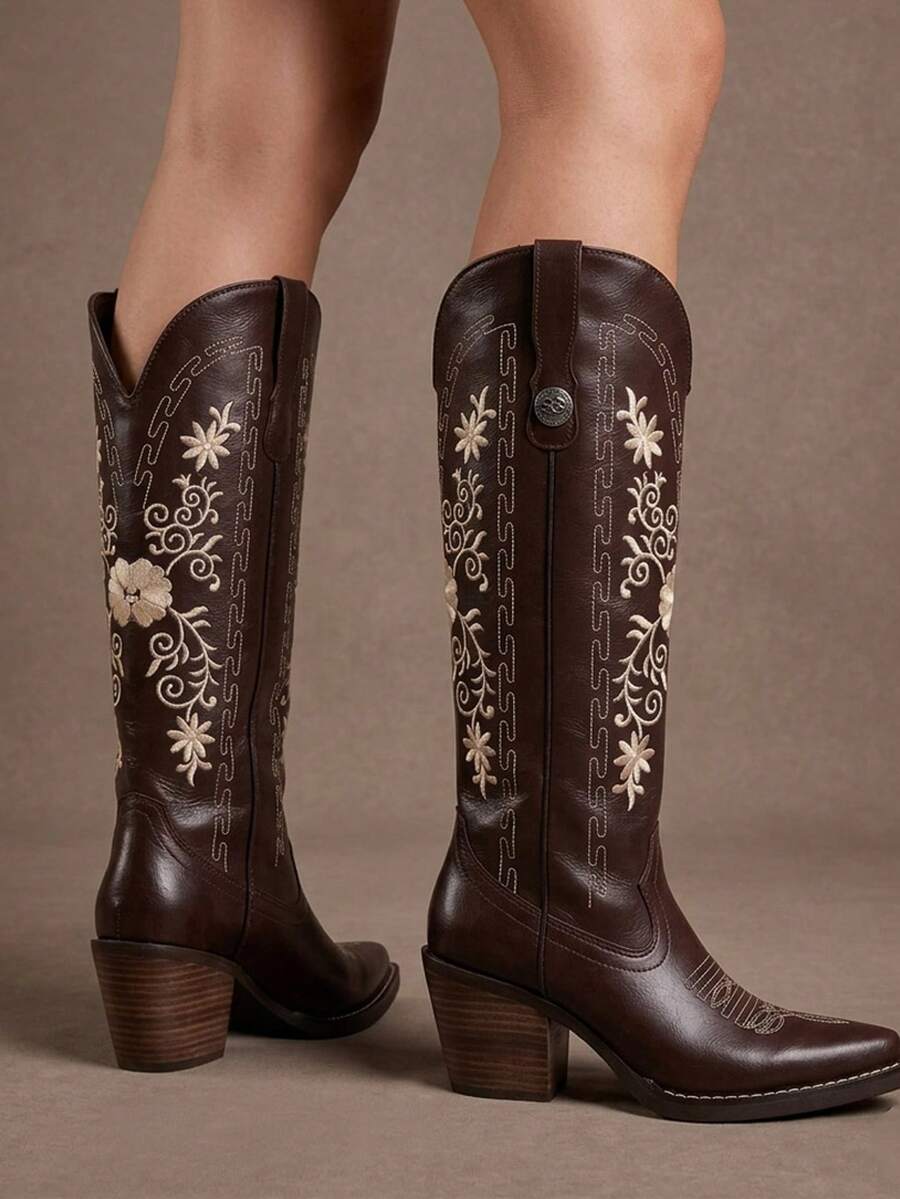 Bota Vaquera con bordado de flores con plataforma
