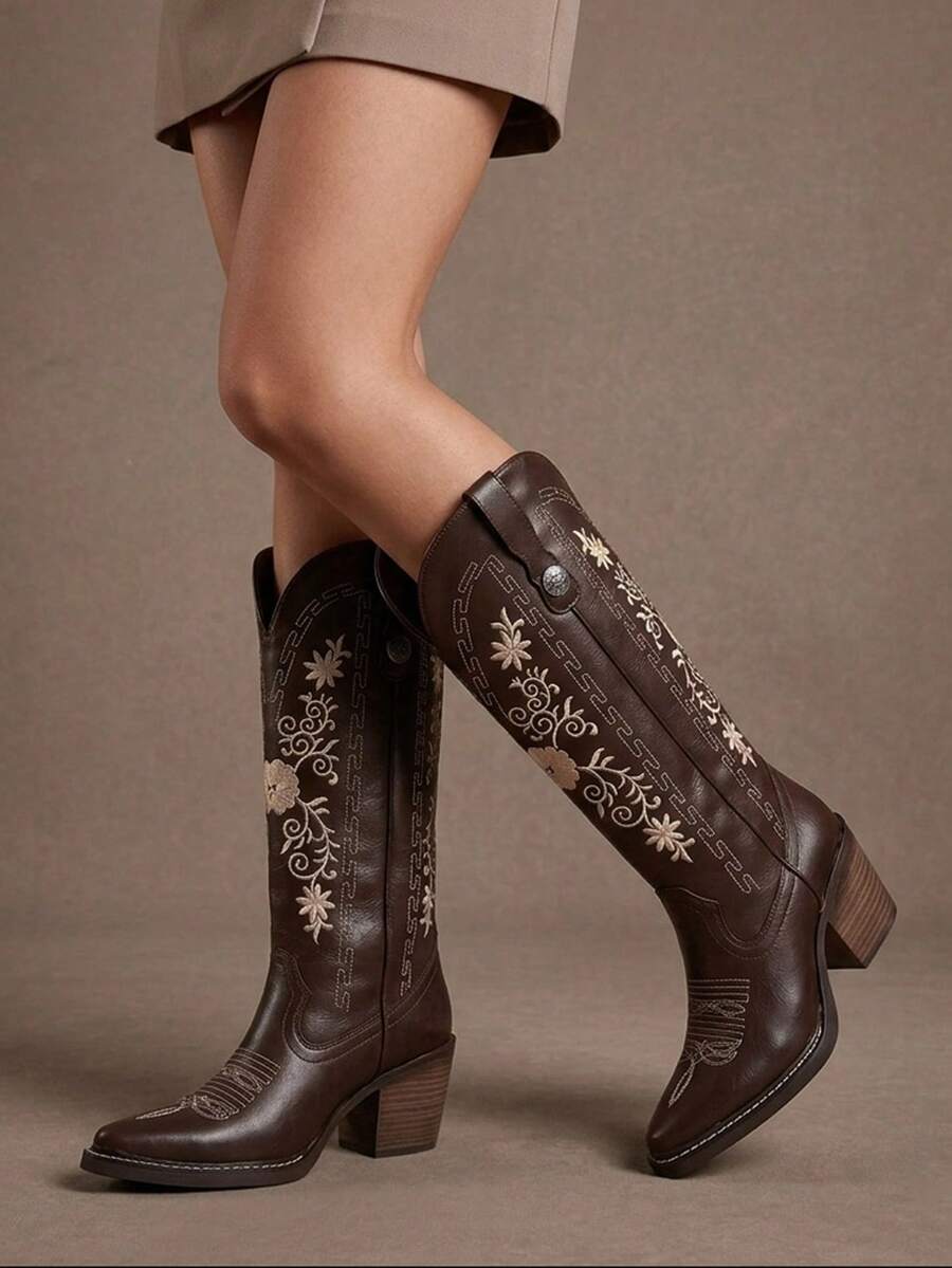 Bota Vaquera con bordado de flores con plataforma