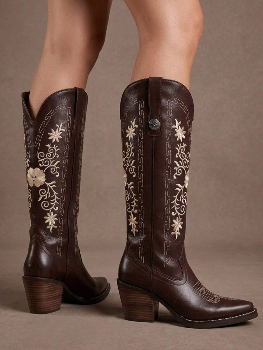 Bota Vaquera con bordado de flores con plataforma