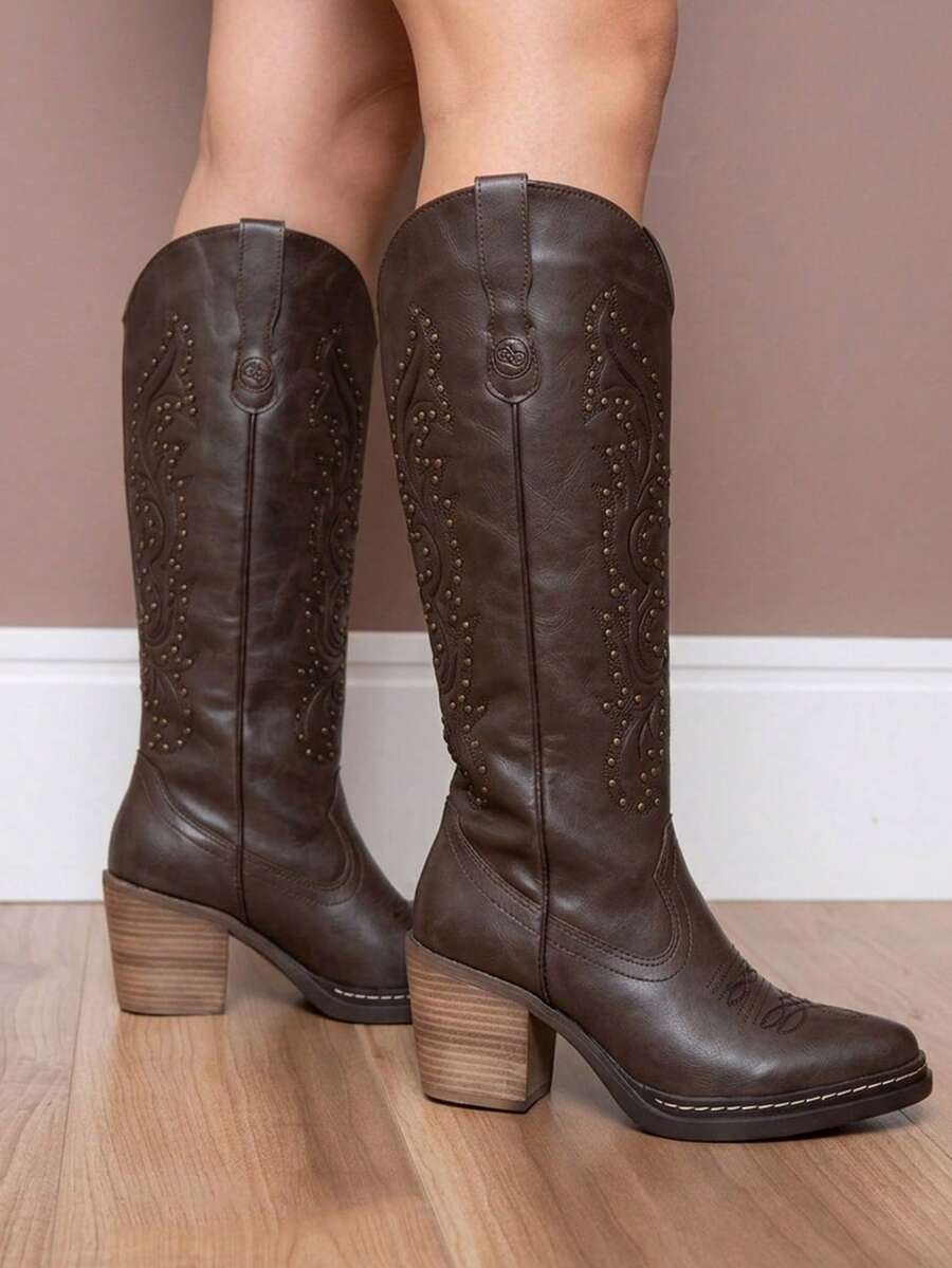 Botas Vaqueras con bordado y llena de remaches elegantes