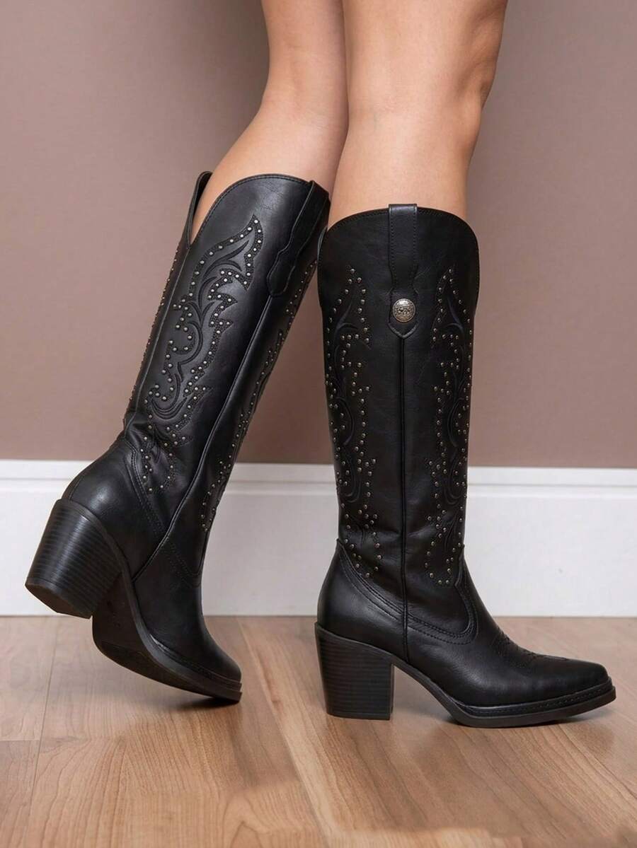 Botas Vaqueras con bordado y llena de remaches elegantes