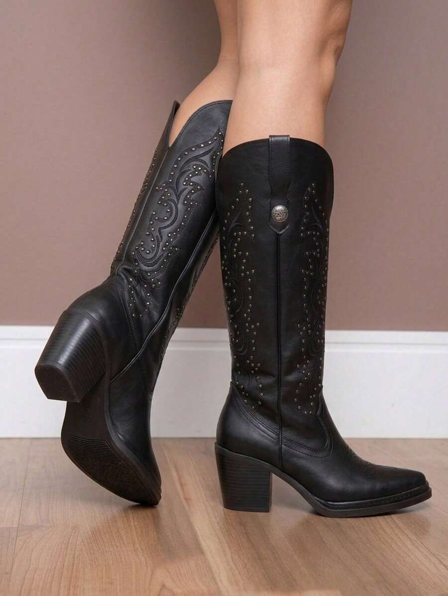 Botas Vaqueras con bordado y llena de remaches elegantes