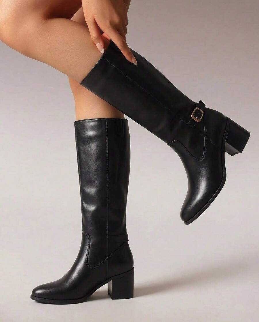 Botas vaqueras completamente lisas de tacón