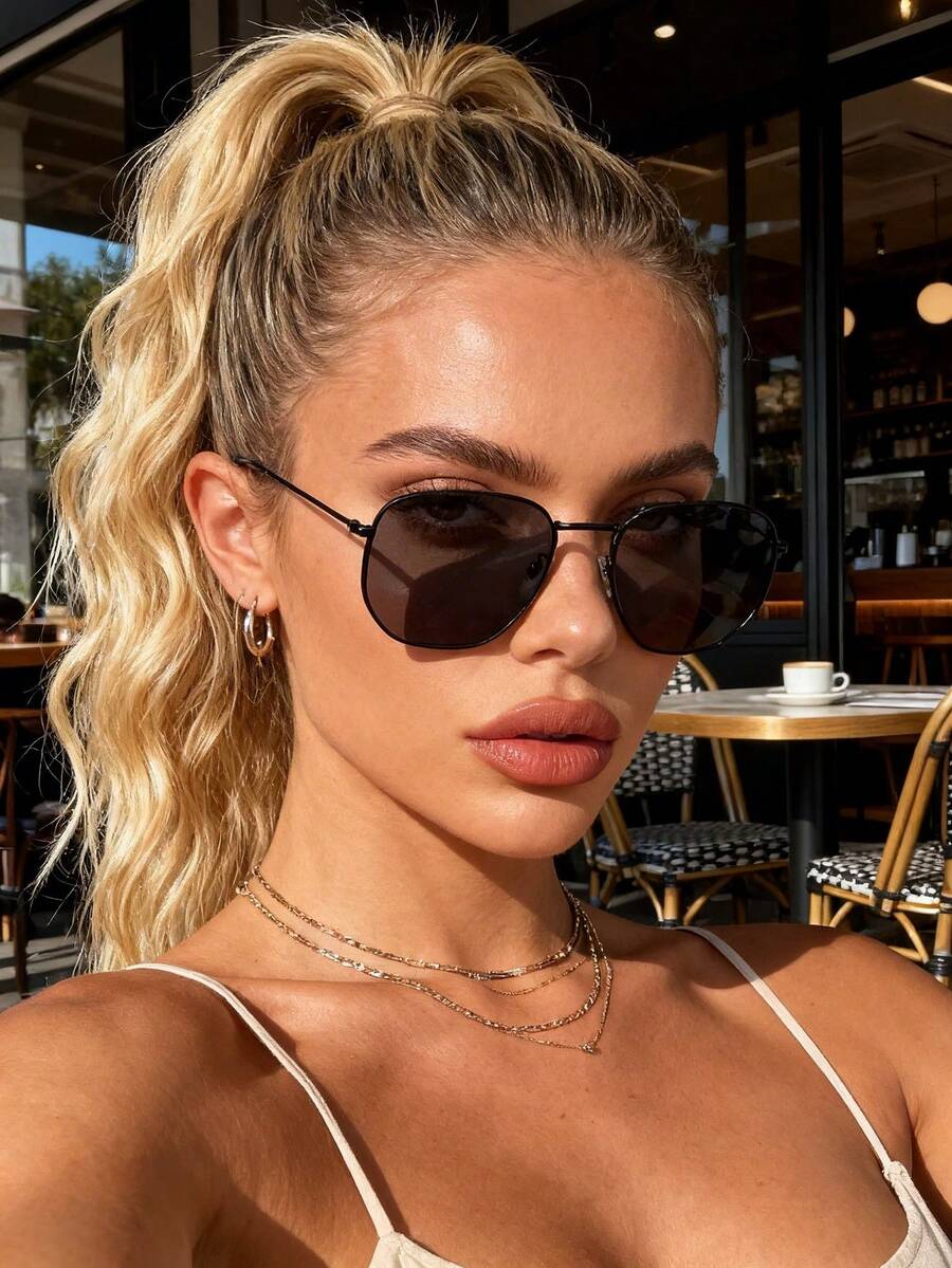 Gafas de moda metálicas y geométricas