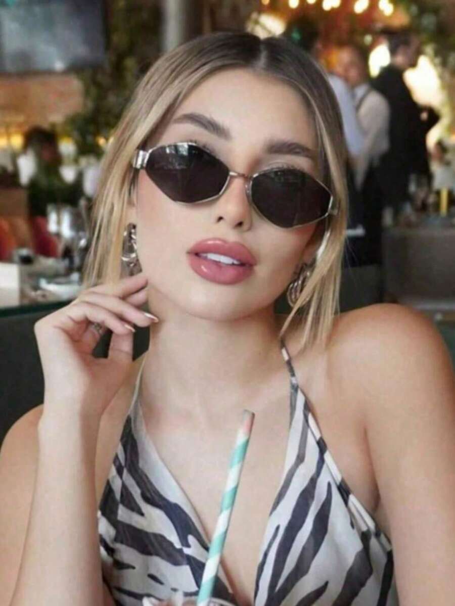 gafas con montura de metal ovalada vintage