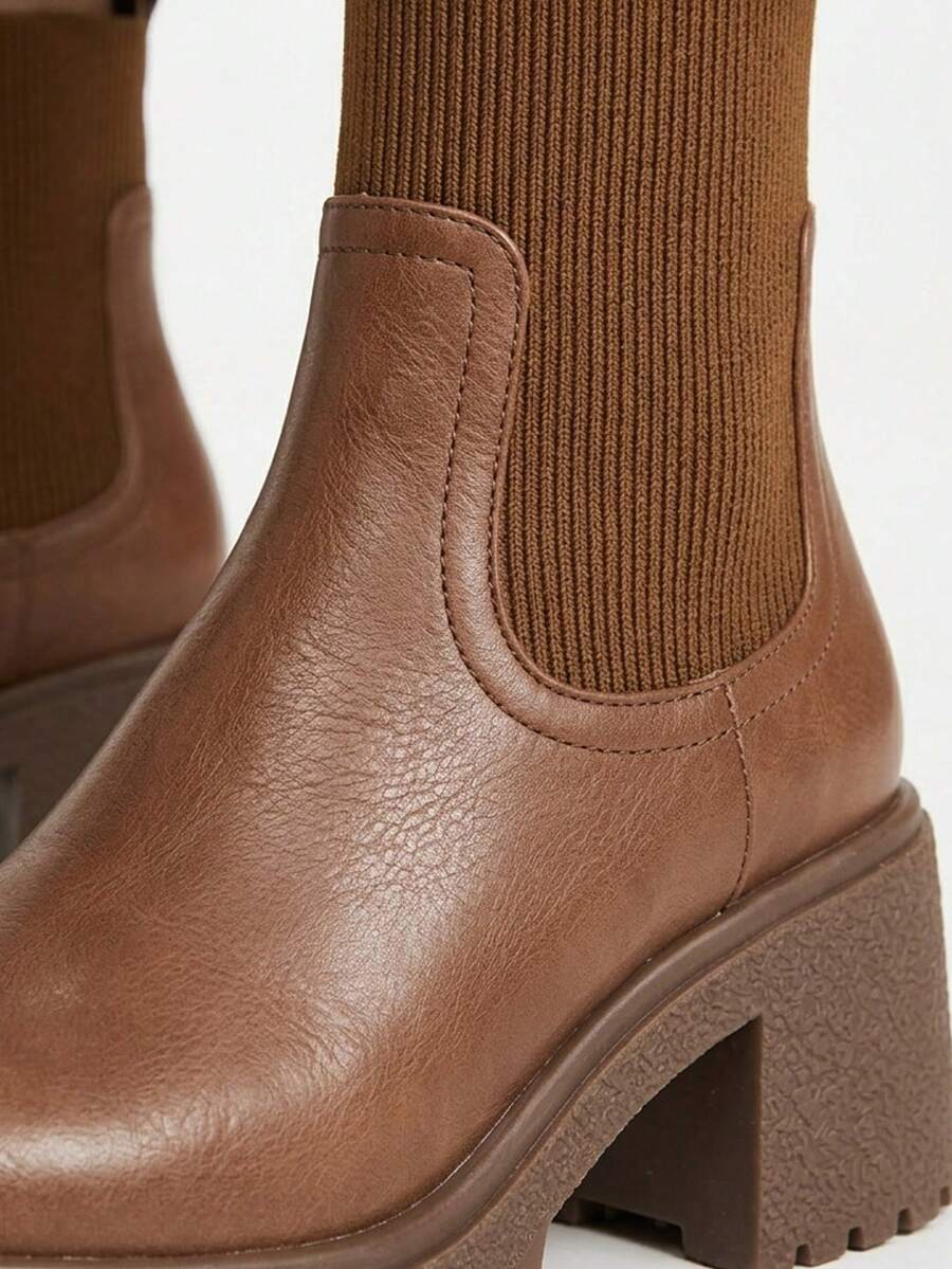 Botines cortos de elástico con suela gruesa