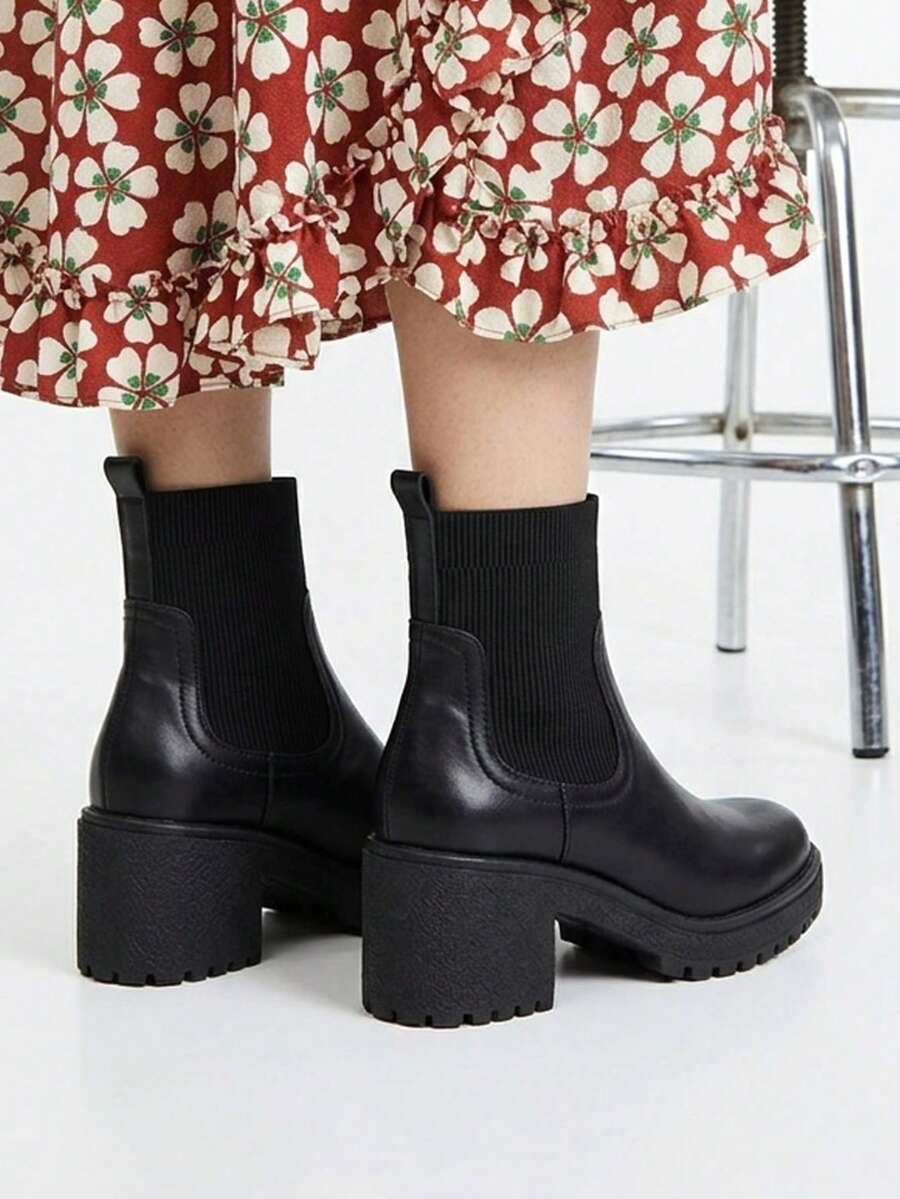 Botines cortos de elástico con suela gruesa