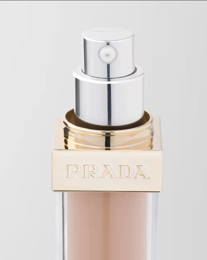 BASE DE MAQUILLAJE PRADA