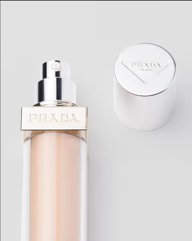 BASE DE MAQUILLAJE PRADA