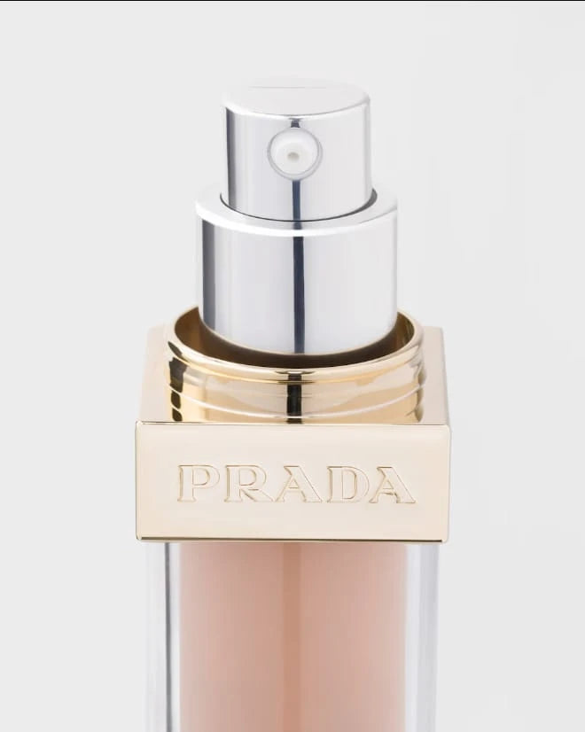 BASE DE MAQUILLAJE PRADA