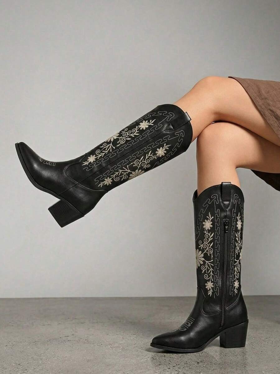 Botas vaqueras con bordado de flores tacón bajo y cómodo
