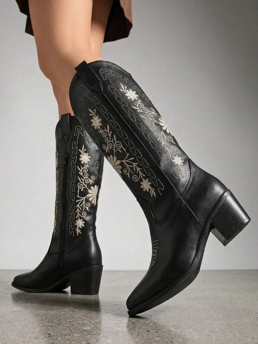 Botas vaqueras con bordado de flores tacón bajo y cómodo